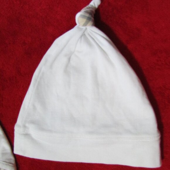 Burberry Infant Cap & Scarf / Bib Set - Newborn Baby - Picture 6 of 11